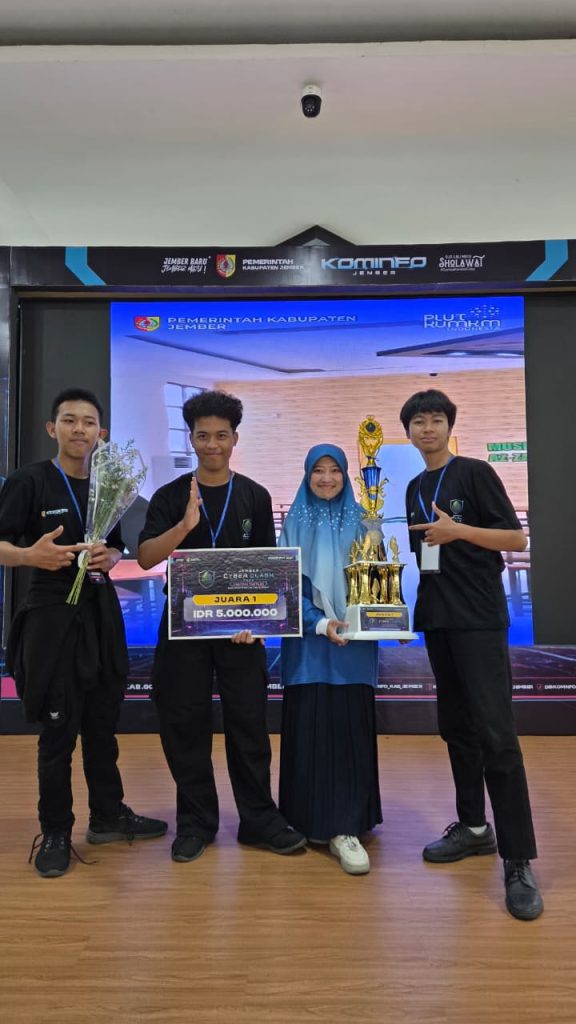 Tim Trio Hangker Ngangong juara 1